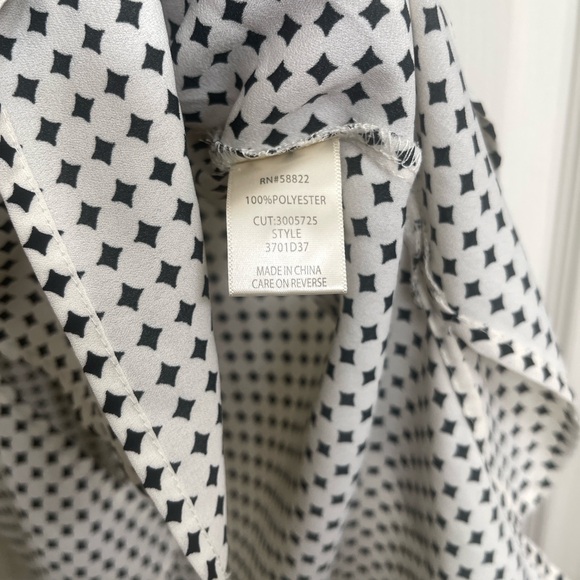 Max Studio Short Sleeve Popover Blouse Black/Ivory Star Dot Size Large - Picture 6 of 8